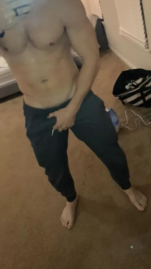 Hard for me to wear grey sweats out of the house π