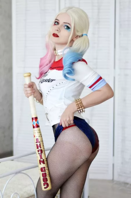 Harley Quinn - back side is the best side Harley Quinn - back side is the best side