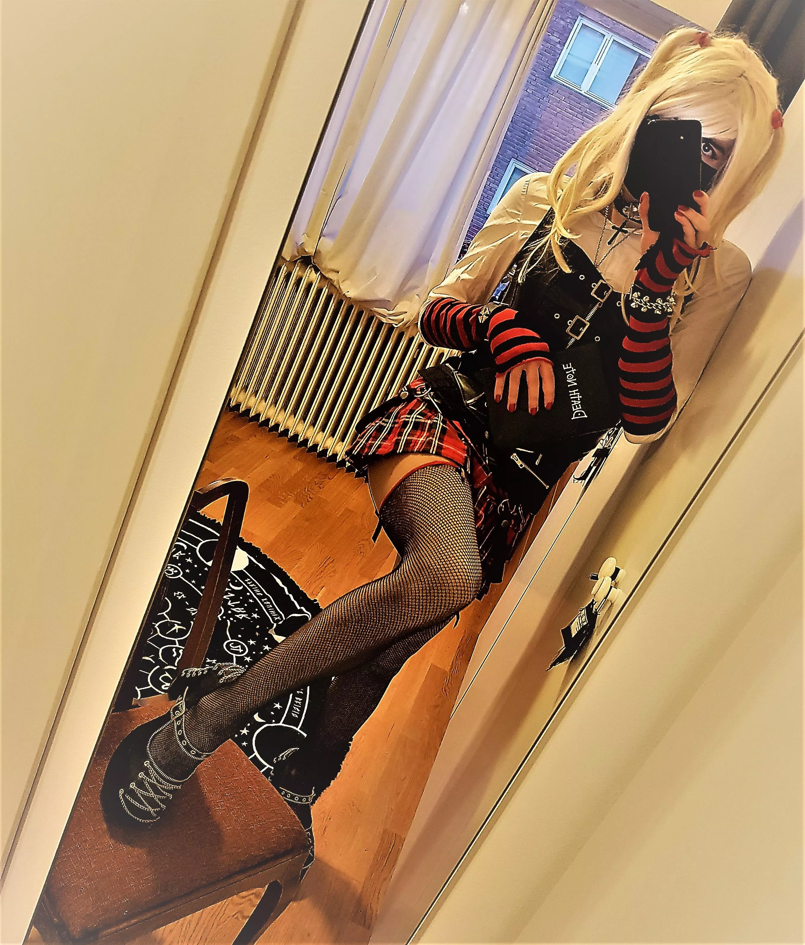 Has been a while since my last Misa cosplay/outfit so today I felt like doing one :)