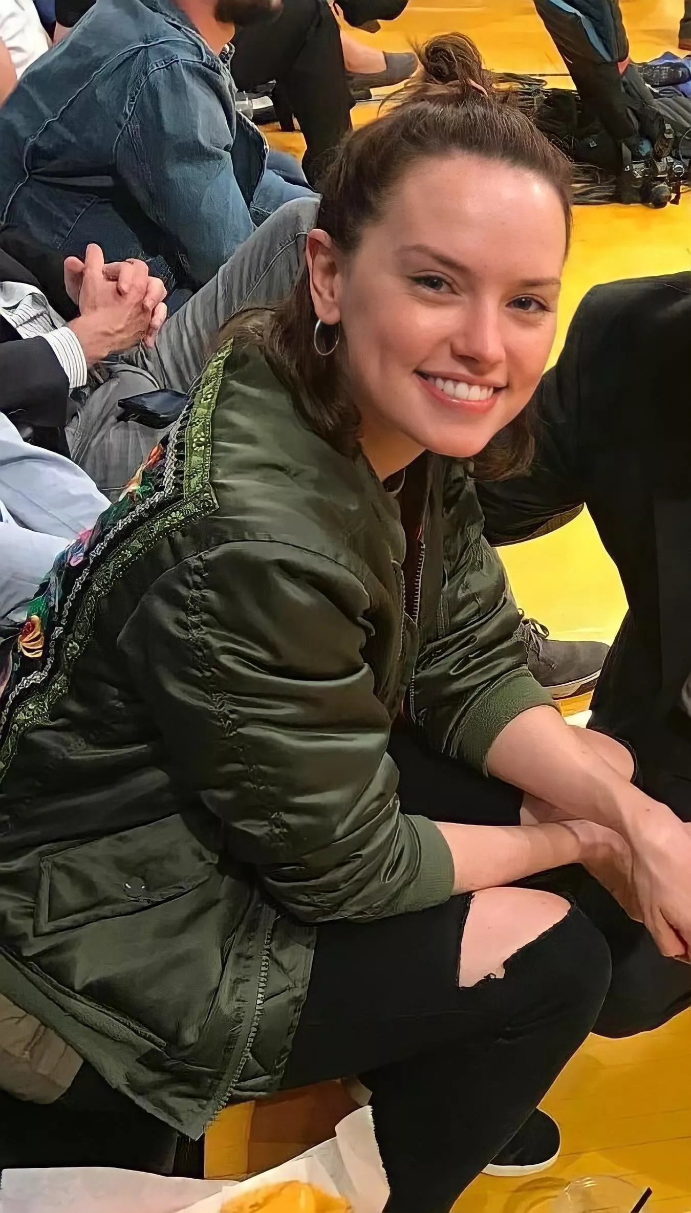 Have been craving Daisy Ridley all day, would love to de-stress by getting teased and obsessed to her Have been craving Daisy Ridley all day, would love to de-stress by getting teased and obsessed to her