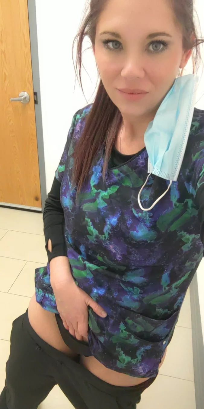 Have to sneak in the bathroom when I get a chance 😉