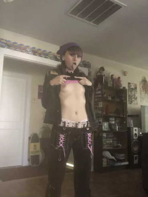 Have you ever fucked an alt girl? Let me be your first?