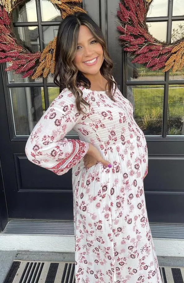 Have you ever seen a sexier clothed pregnant woman? Have you ever seen a sexier clothed pregnant woman?