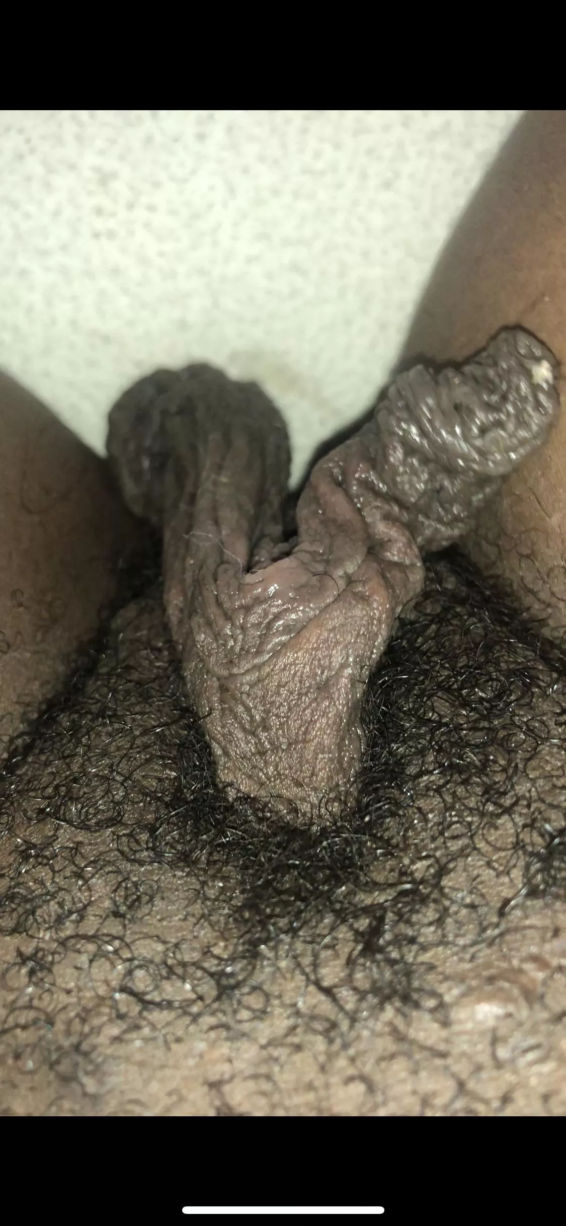 Have you ever seen lips like mine? Would you fuck me? Have you ever seen lips like mine? Would you fuck me?