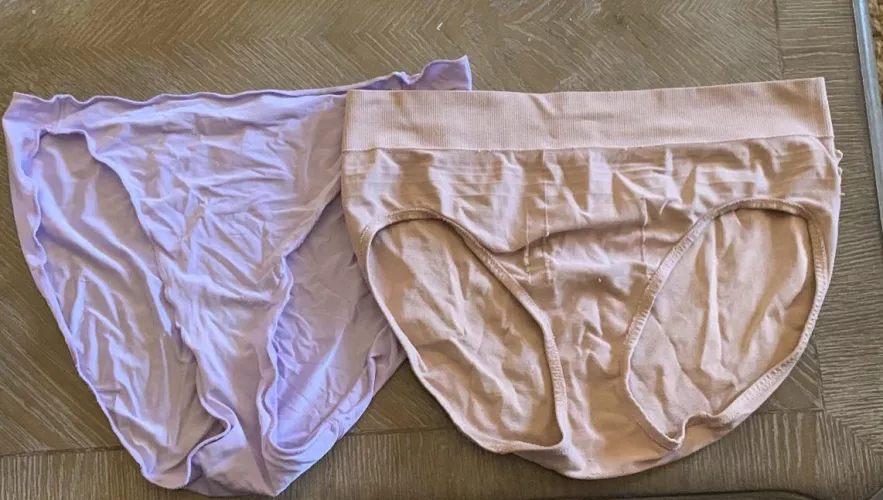 Havenβt cum in 20 days been edging all day to my mom which pair of her panties need cum?