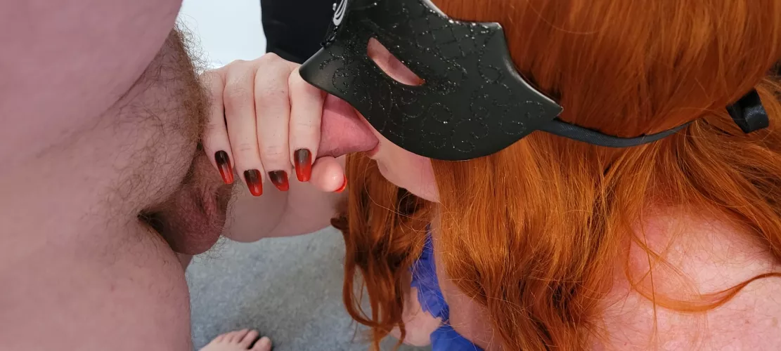 Having a bite 😘 (FM)