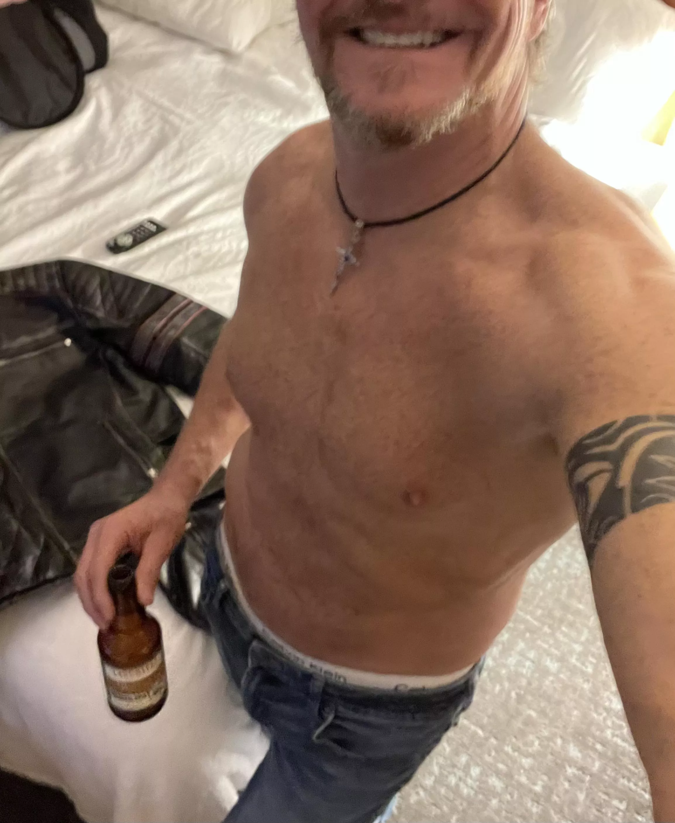 Having a cold one after a gorgeous early morning ride along the Gulf Coast. Wish you were on back.😉