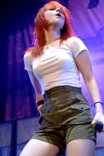 Hayley Williams gets me so hard with those tight clothes, gets me in a mood to make fembois scream in pleasure with my cock Hayley Williams gets me so hard with those tight clothes, gets me in a mood to make fembois scream in pleasure with my cock