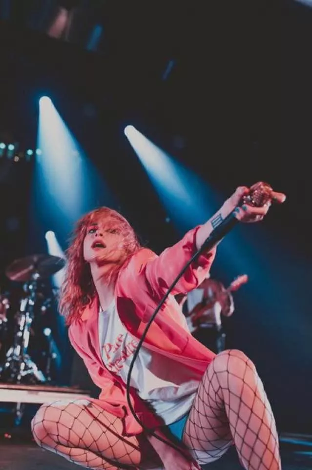 Hayley Williams makes me want to pound a bottom bud. Hayley Williams makes me want to pound a bottom bud.