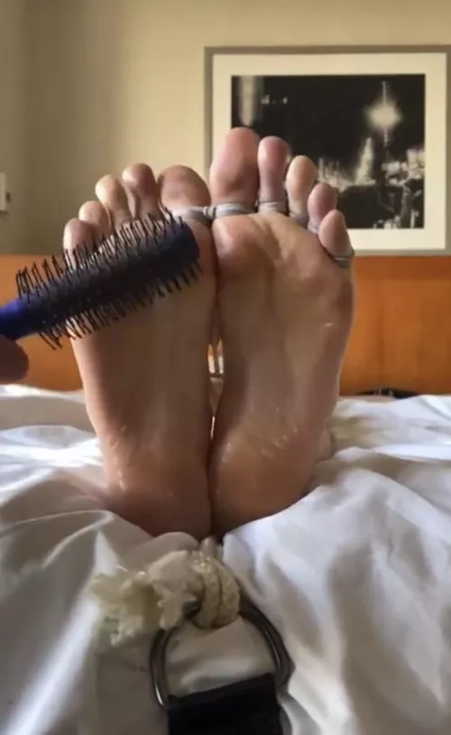 He couldn’t take the brush 😂