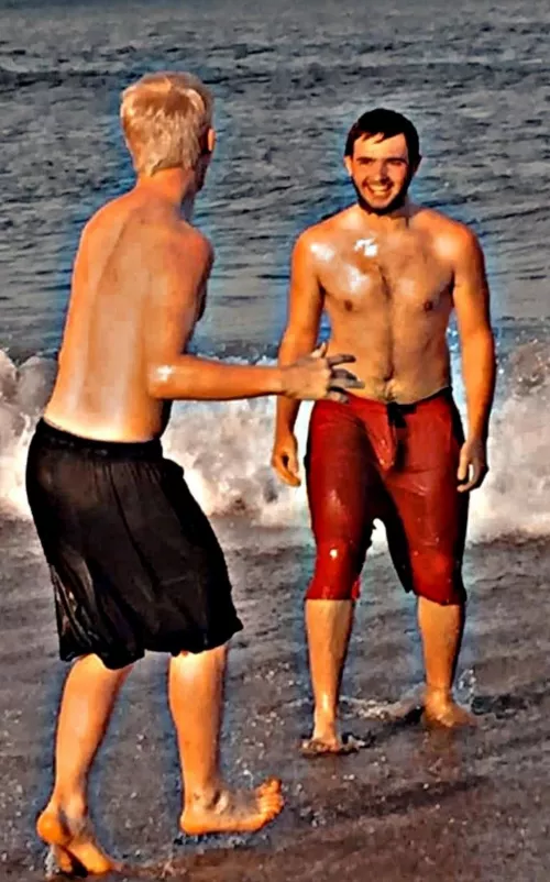 He needs someone to suck him dry. Any takers? That's a huge cock 💦