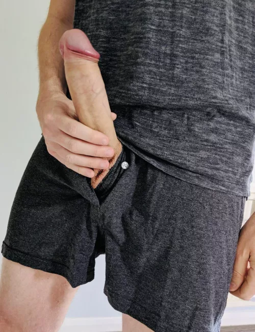 He simply doesn’t want to stay inside 🤷🏻♂️