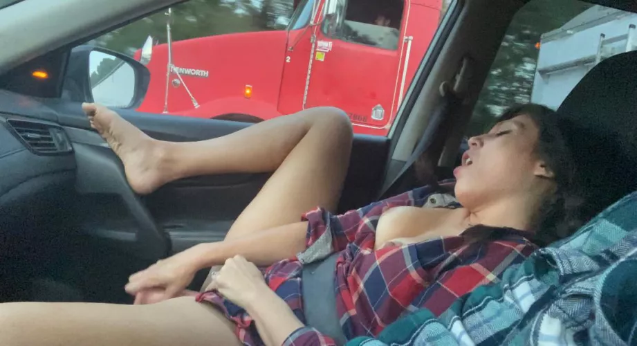 He was trying so hard to concentrate on the road 👀 [F]