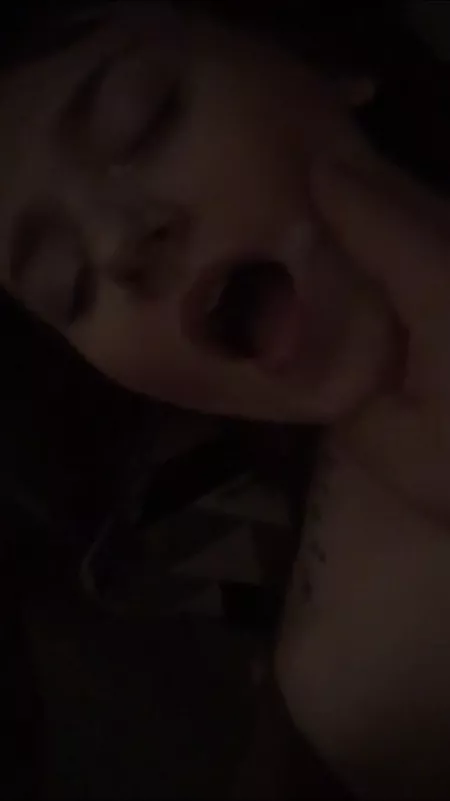 He won’t let me miss a drop.. 💧