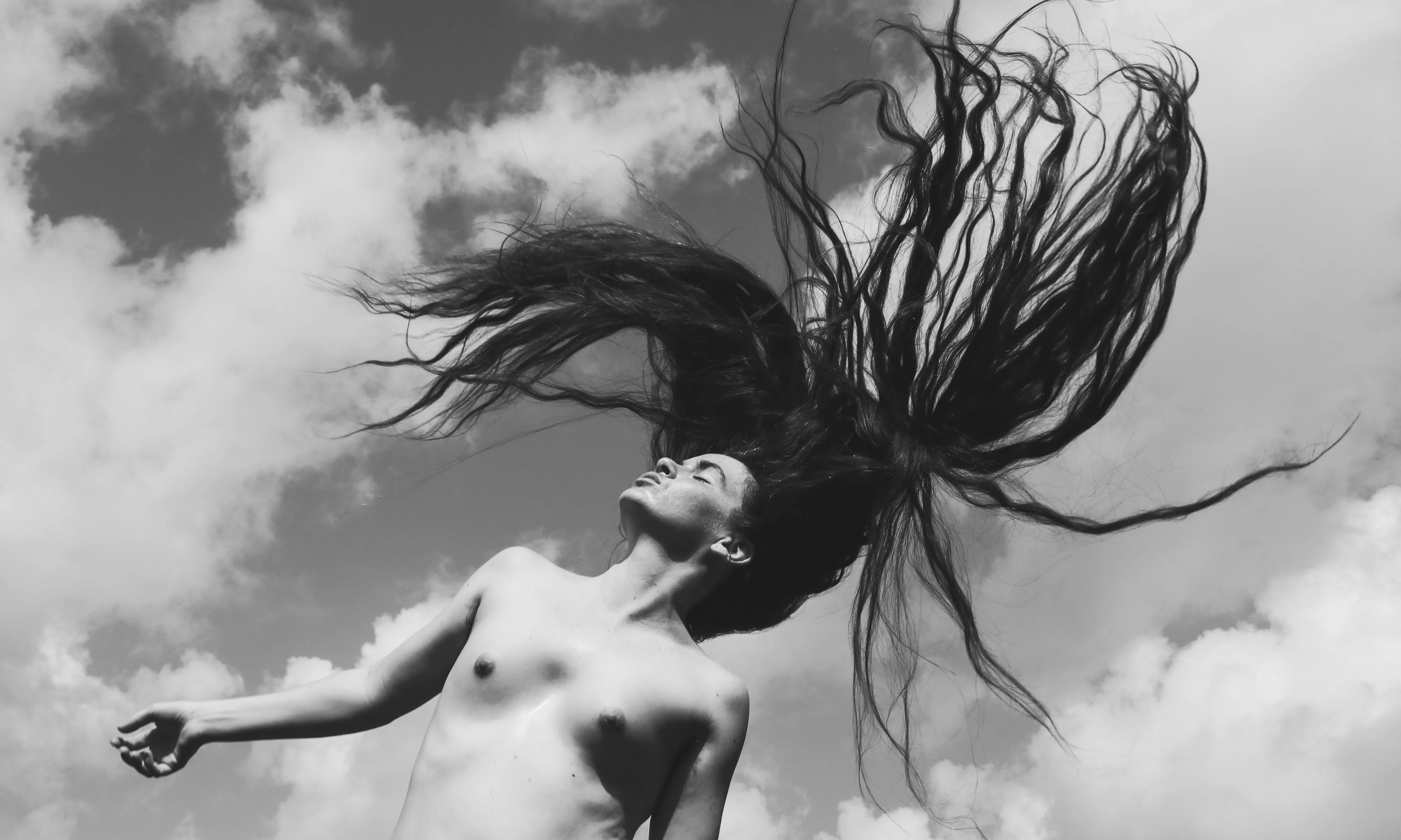Head in the Clouds nude photos