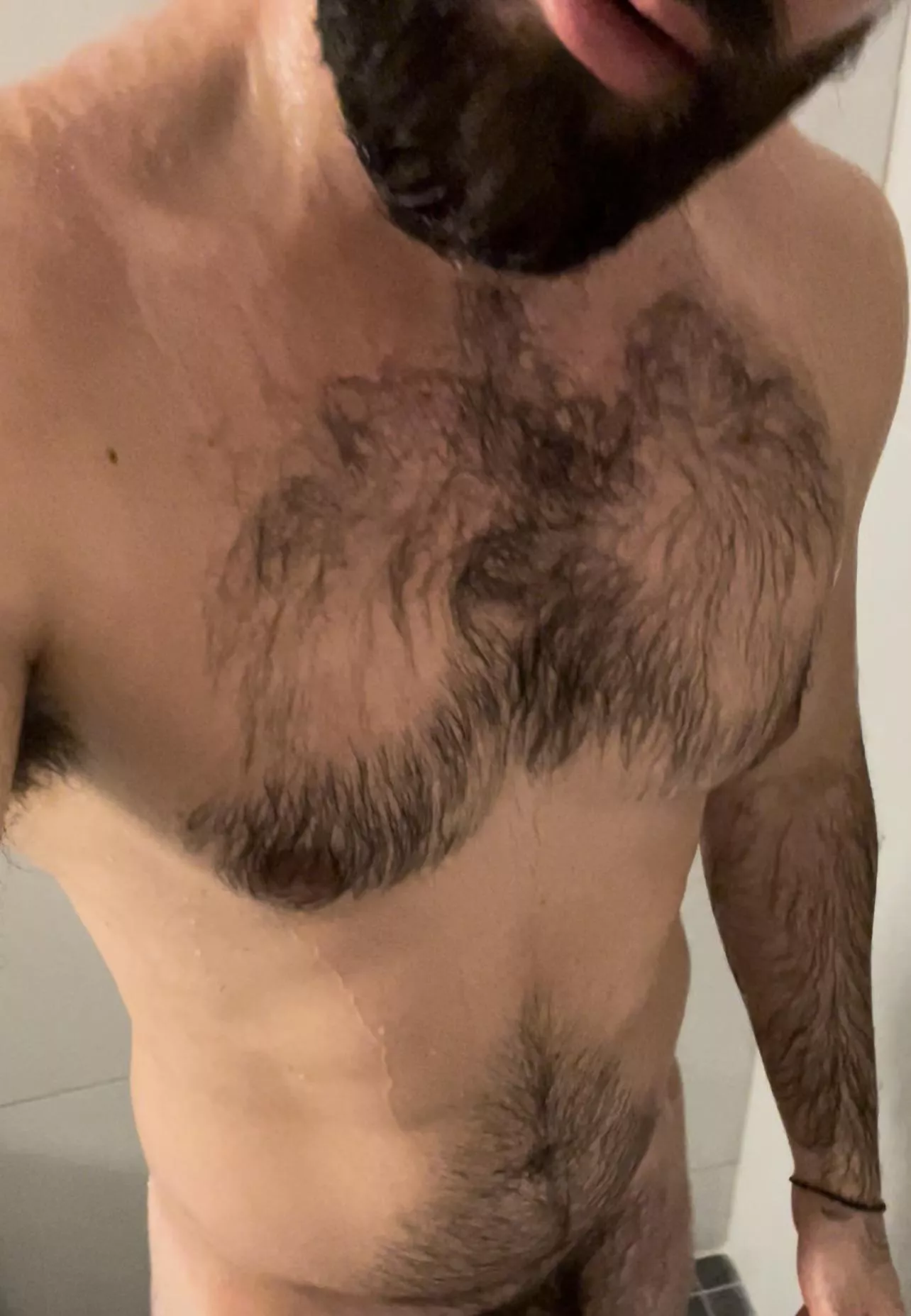 Head over for a shower 💦 OF: @DannyTerro