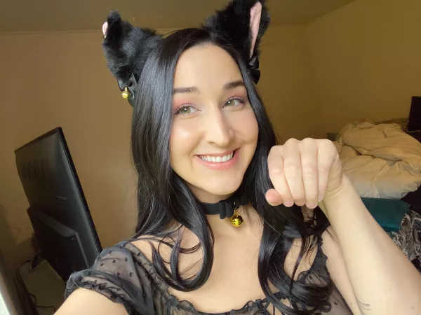 Head pats? ? please? ?