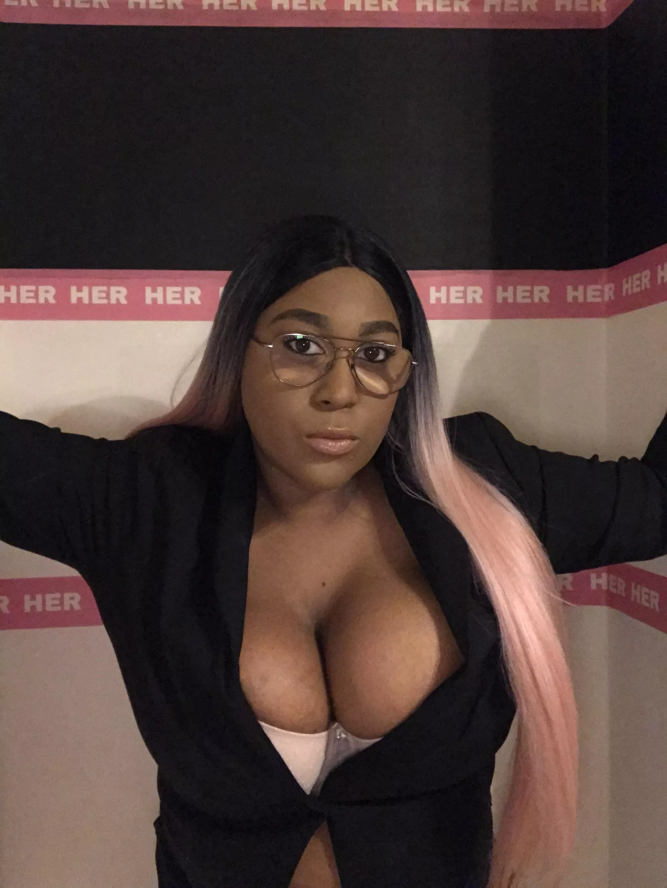 Head to my office... Head to my office...