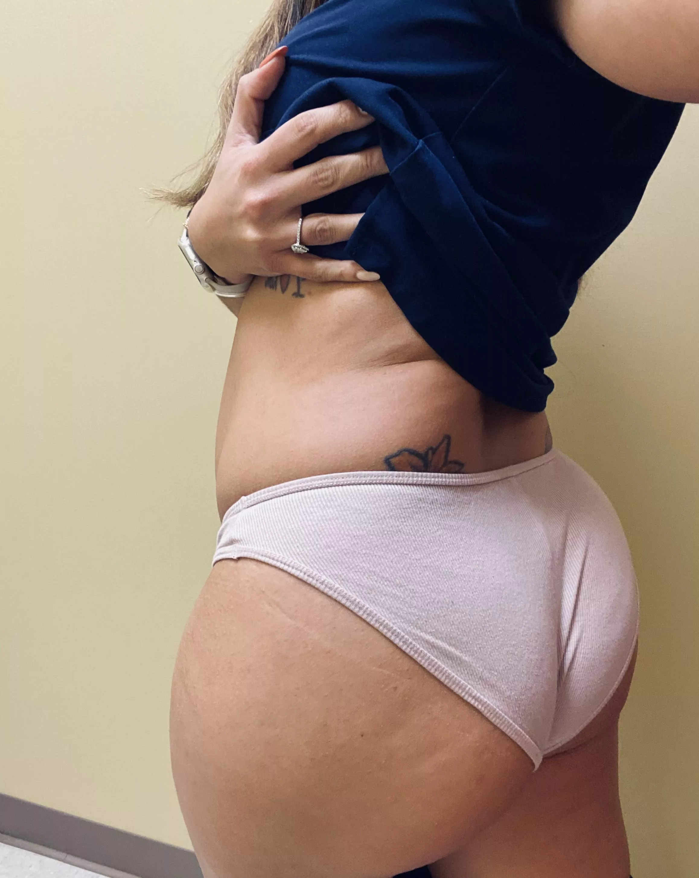 Headed out with a bang 💦.. good morning everyone ❤️ [F]