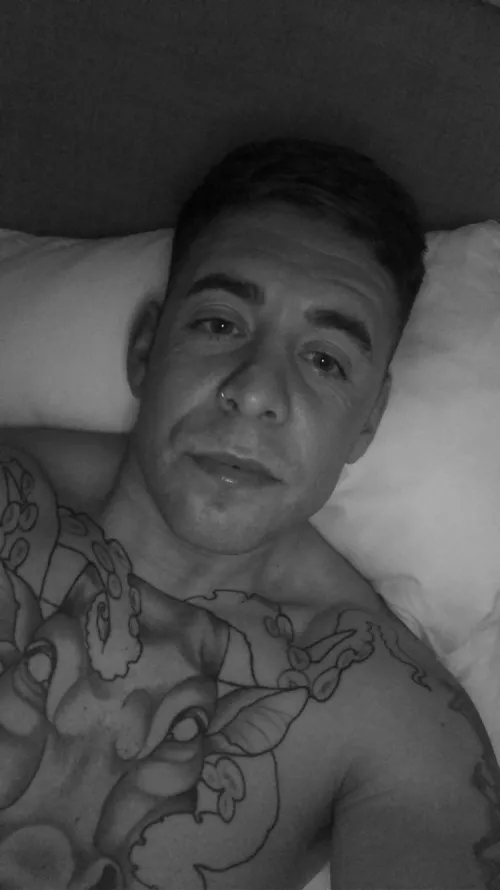 Headshot amongst all the dick pics I upload ๐คฃ