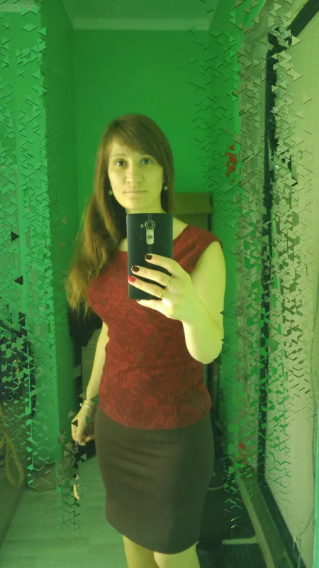 Hearing my wishes, the goldfish pretended to be dead๐