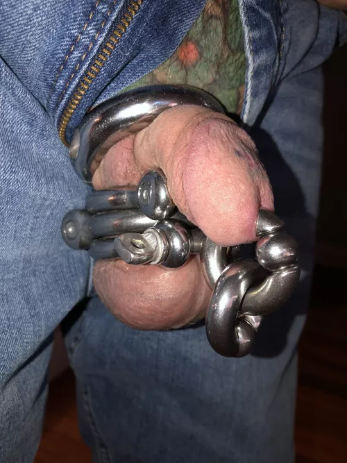 Heavy cock hardware