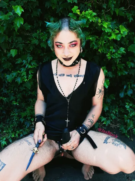 Heavy make up babe Heavy make up babe