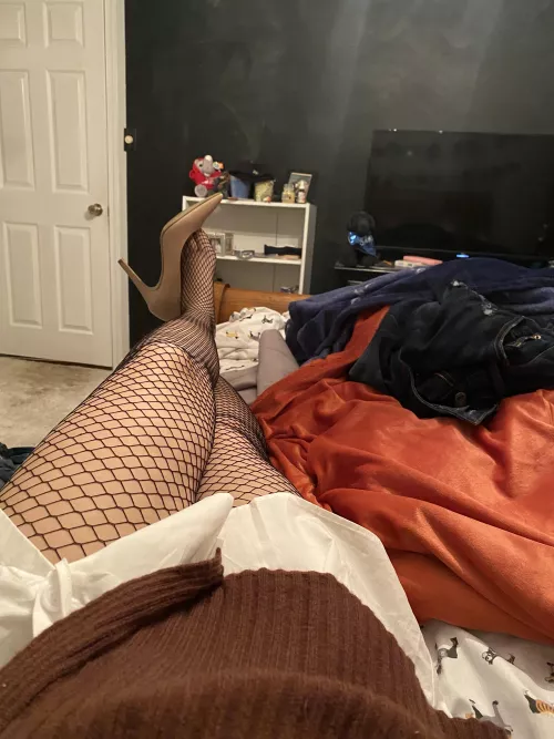 Heel play Heel play