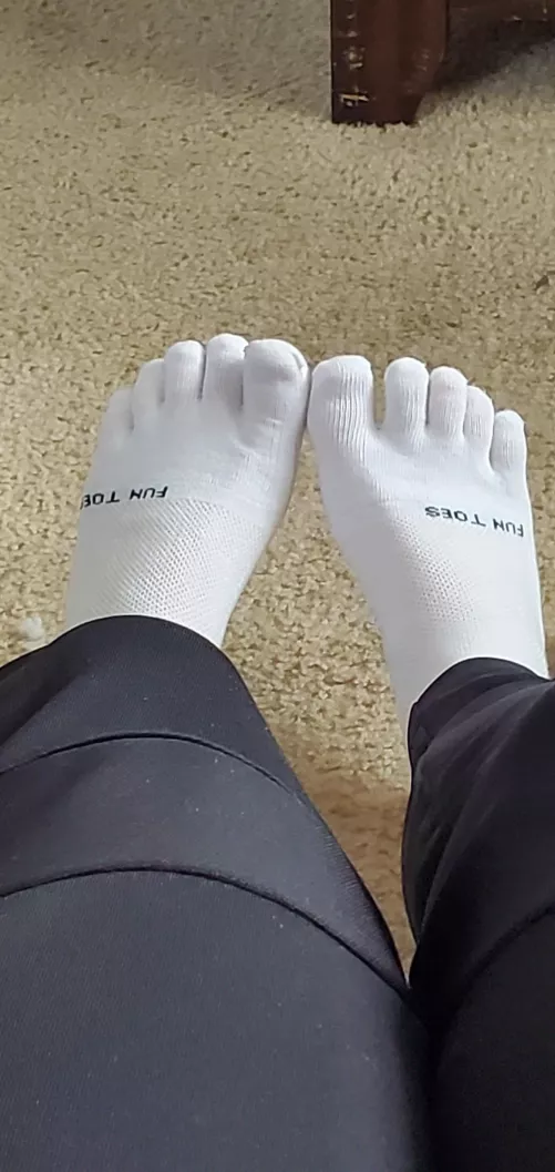 Hehehe toe socks:))