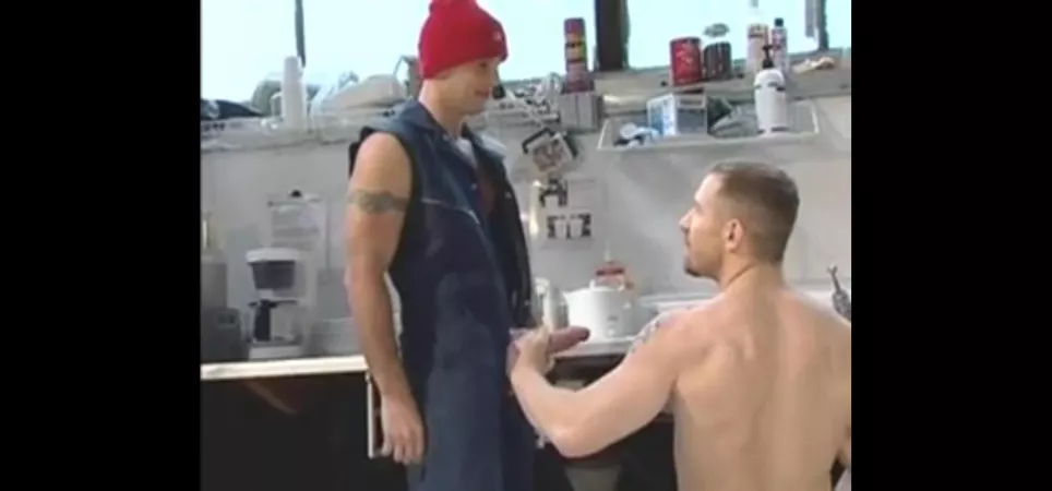 Hello! Does anyone know this hot vid between two plumbers? 💦💦💦