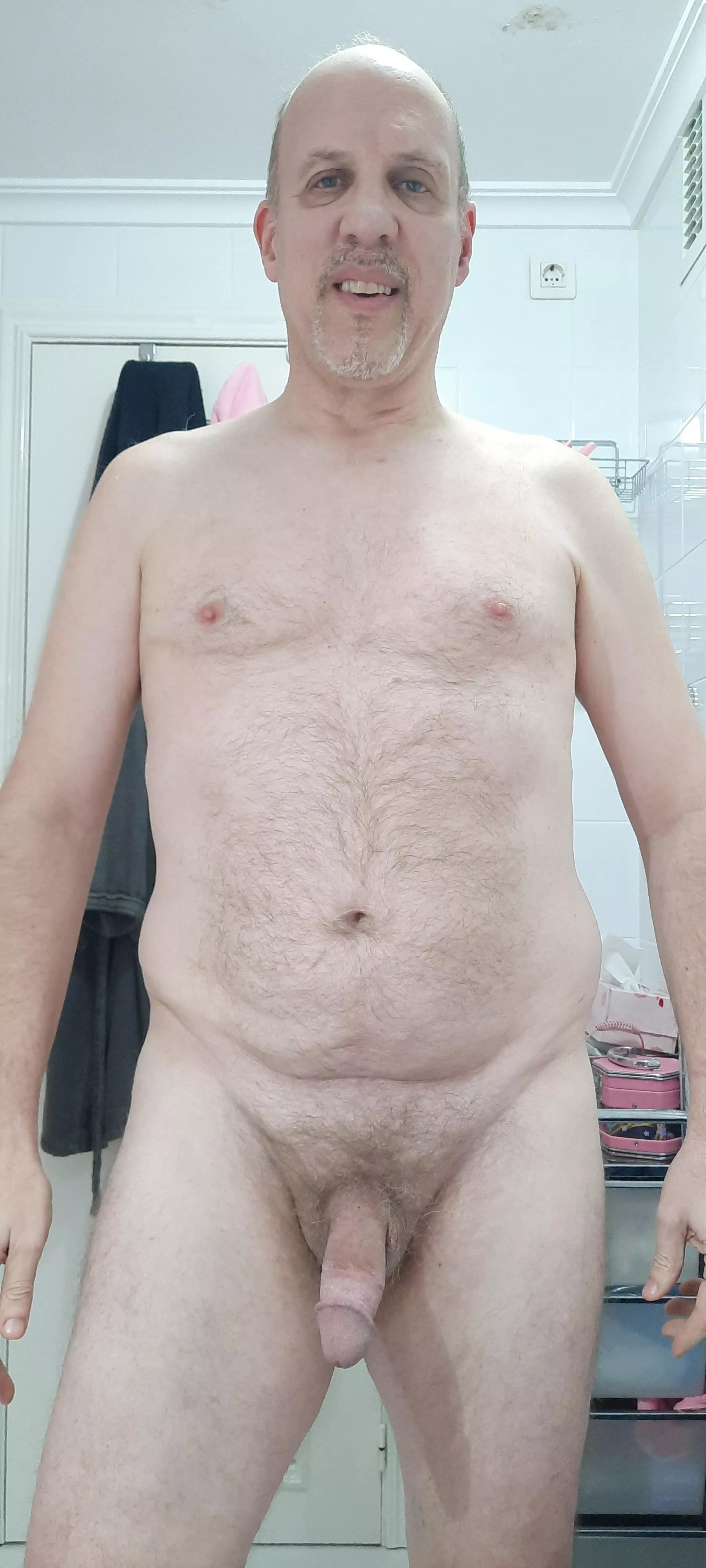 Hello! First time poster here Hello! First time poster here