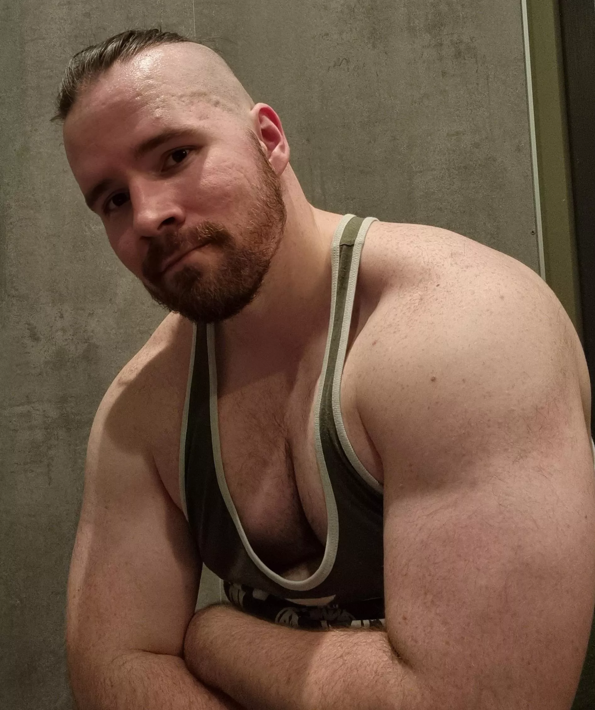 Hello from the empty changing room, the only place at the gym where I dare to take pictures