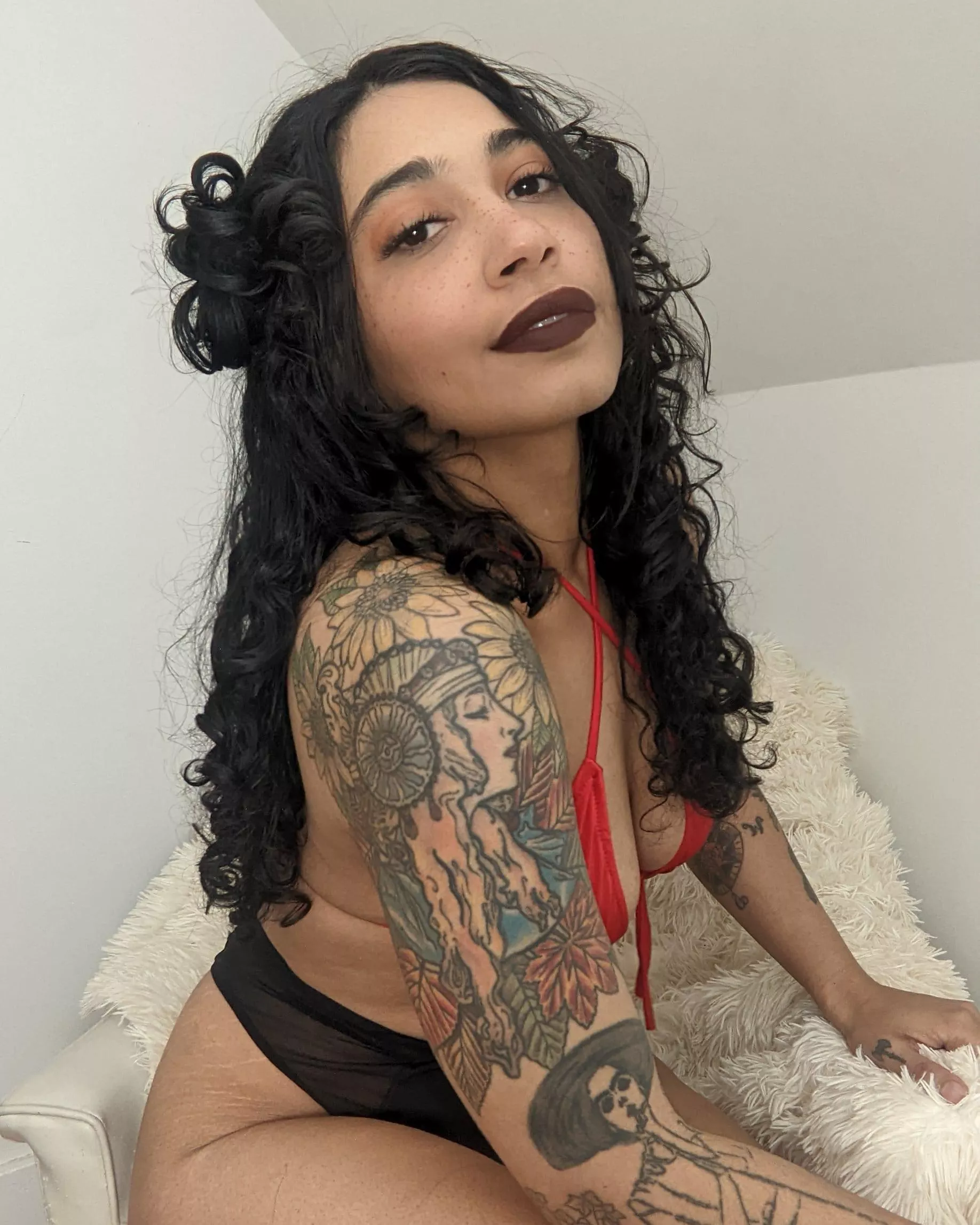 Hello! from your friendly freckled goth bb