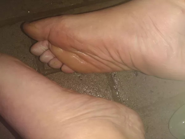 Hello my loves. Looking for something interesting π»ππΌββοΈ Make your way on to the comments then. I just may be able to help π