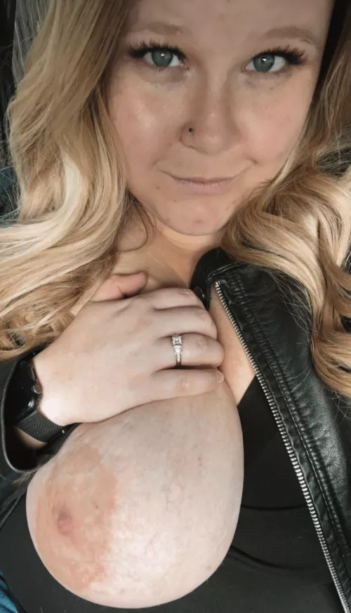 Hello Titty Tuesday π€ͺ (F)