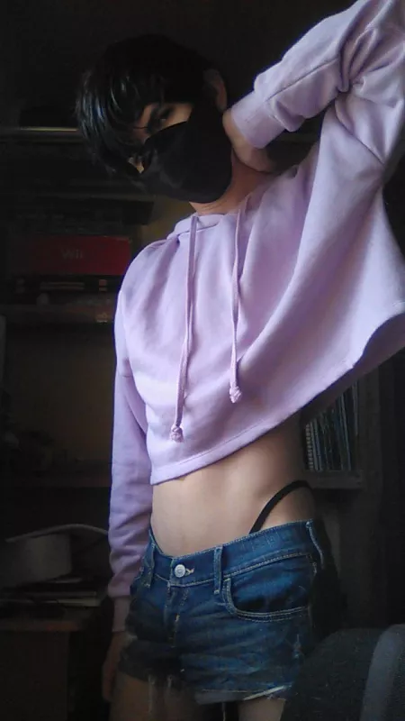 Hello to the 2 persons who will see this >.< Hello to the 2 persons who will see this >.<