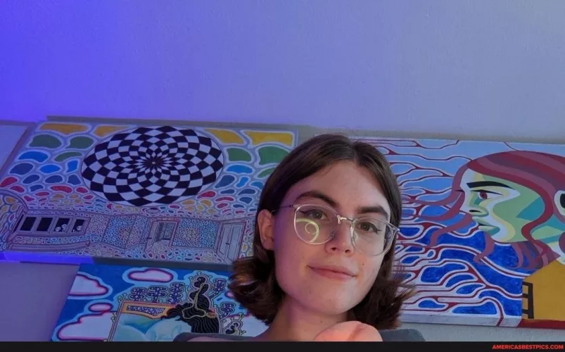 Help canβt remember here name