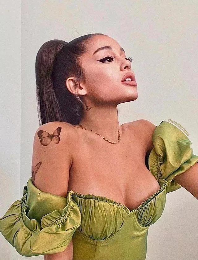 Help me cum to Ariana Grande however you want! Help me cum to Ariana Grande however you want!