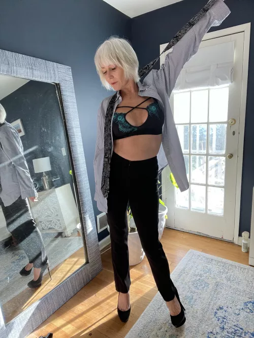 Help me get this tie off ….
