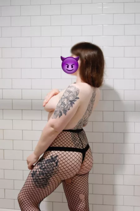 Help me put some more holes in these fishnets ?