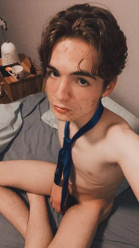 Help me with my tie?π