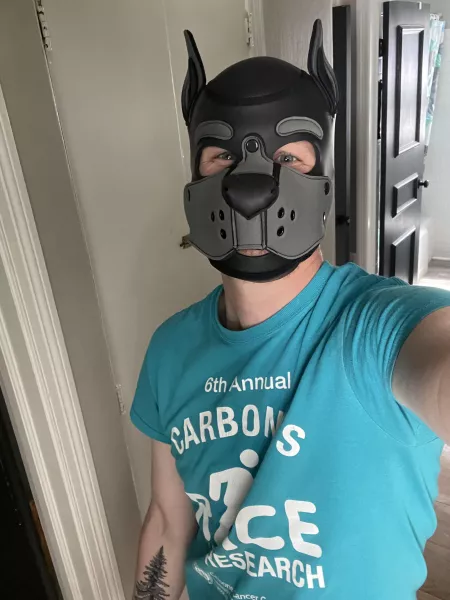 Hemmy tattooed a hemlock on his front leg ☺️