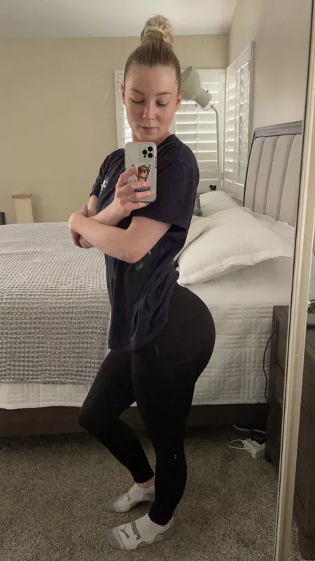 Her curve is always amazing π€€π€€π€€ Her curve is always amazing π€€π€€π€€