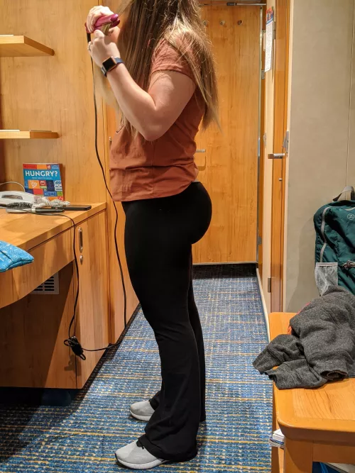 Her profile is astounding. πππ€€