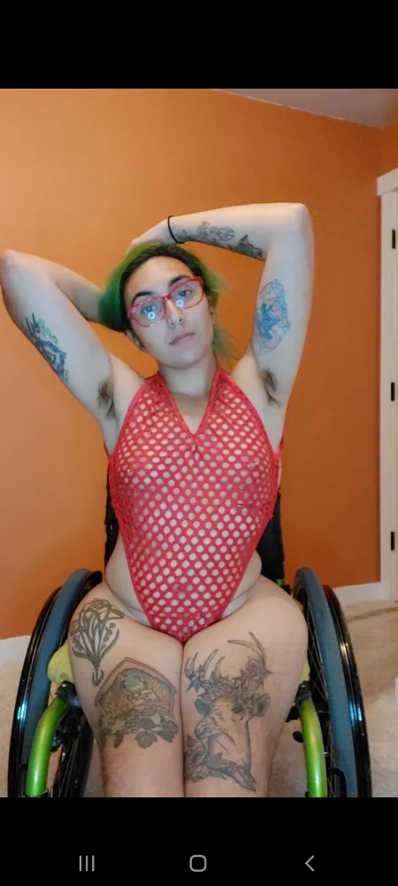 Here for all your hairy, disabled babe needs! 🥵😍