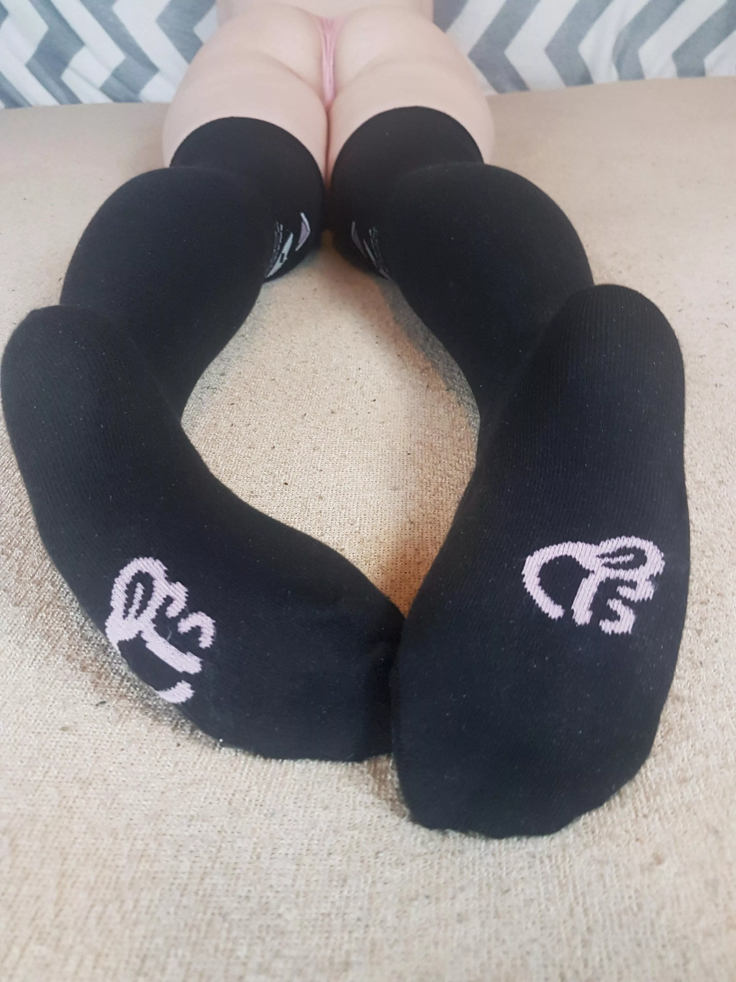 here, have a sock-hidden pair of soles [and a little more] for the weekend :)