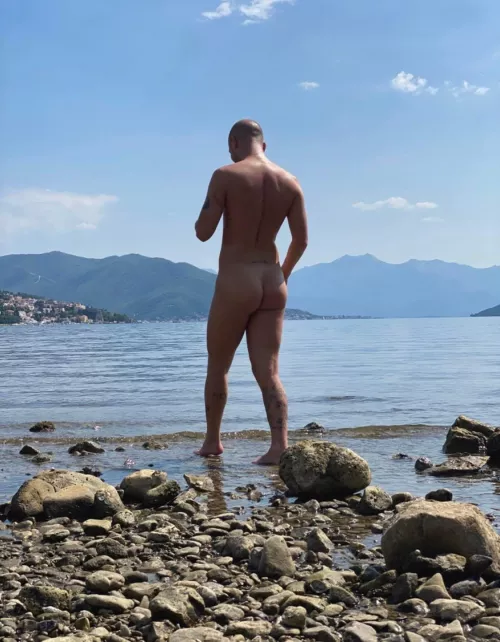 here to make your Monday little less gray π₯