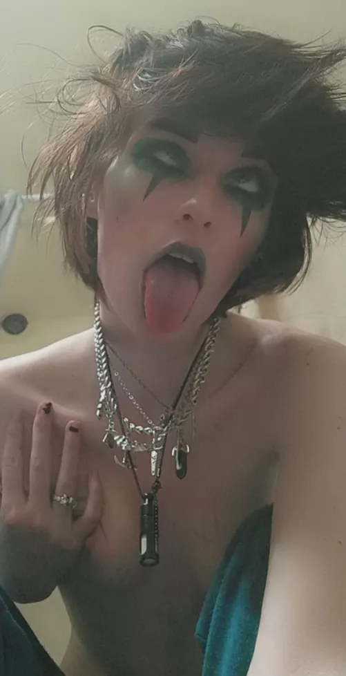 Here's a cute clown ahegao look from yesterday <3