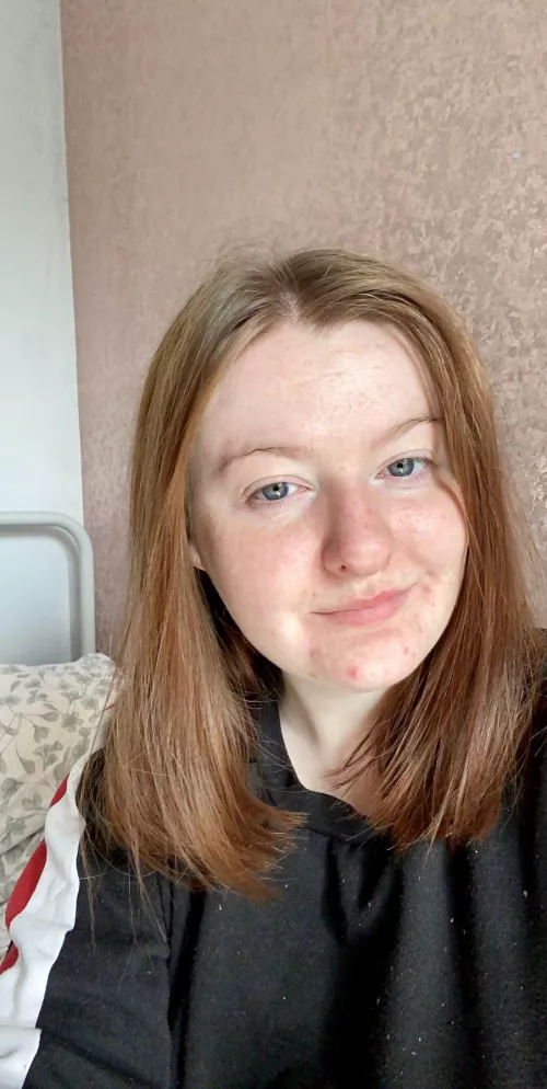 Hereโs a picture of me with my natural hair colour ๐ this photo is like a year old but it fits ๐ Hereโs a picture of me with my natural hair colour ๐ this photo is like a year old but it fits ๐