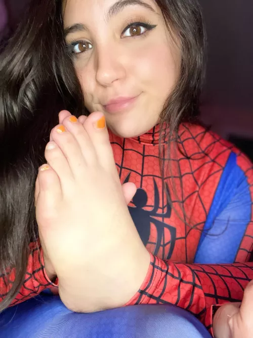 Here’s my foot 🕷